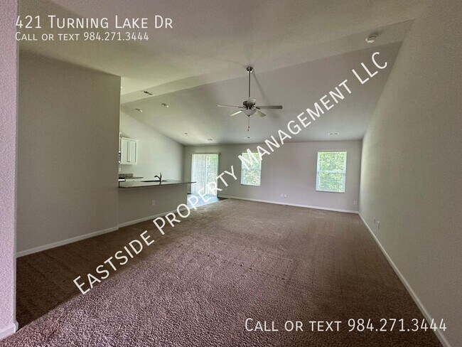 Building Photo - 421 Turning Lk Dr
