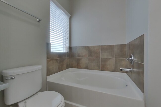 Building Photo - 6103 Coleus St