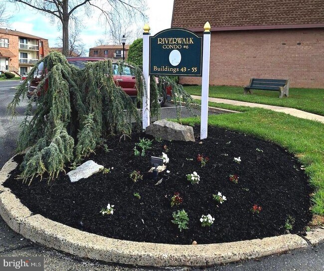 Building Photo - 44303 Delaire Landing Rd