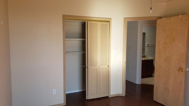 Building Photo - 33 Mustang Rd