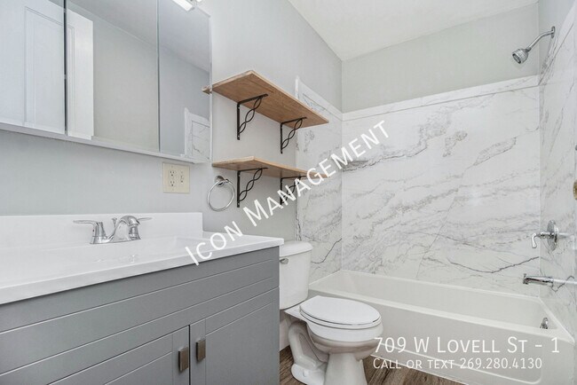 Building Photo - 709 W Lovell St