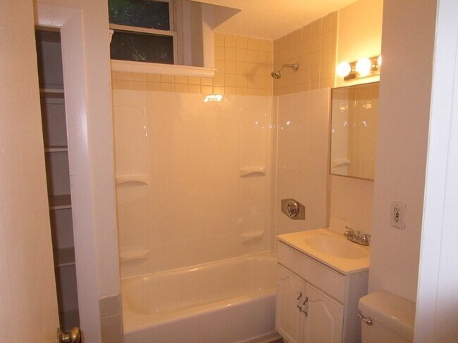 Building Photo - 120 Riverway St