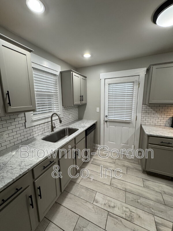 Building Photo - 1235 Sunnymeade Dr