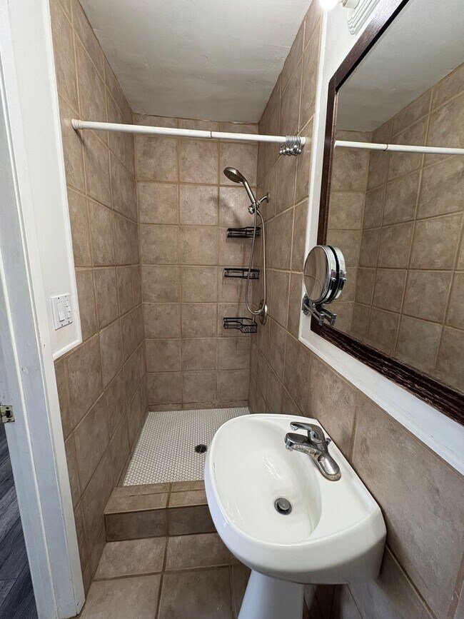 Building Photo - Charming Downtown Tehachapi Rental – 3 Bed | 2 Bath