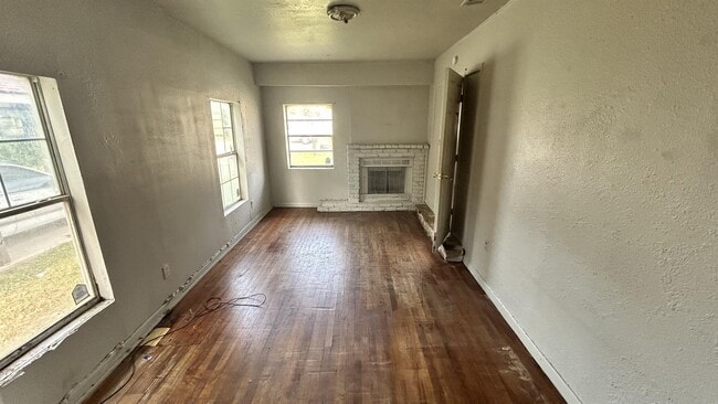 Building Photo - 5612 Adams Ave