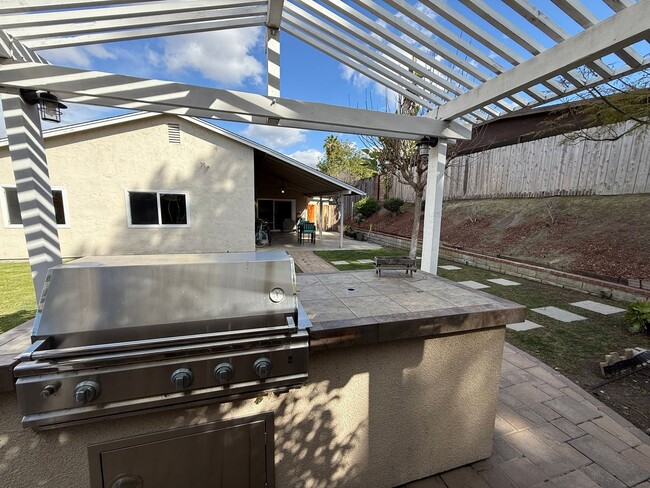 Building Photo - Cozy Ranch Style Home in Oceanside Hills