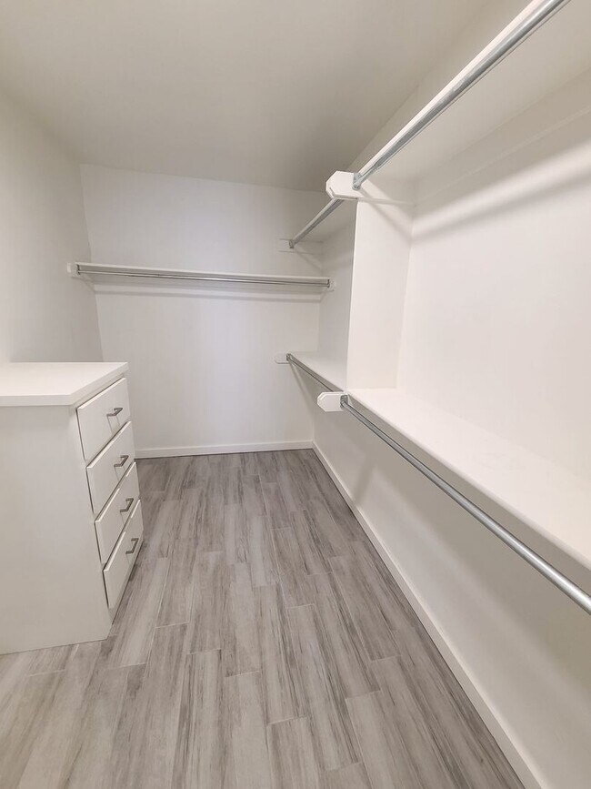 Building Photo - Remodeled Condo in Norman