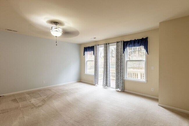 Building Photo - 2455 N Berkshire Rd