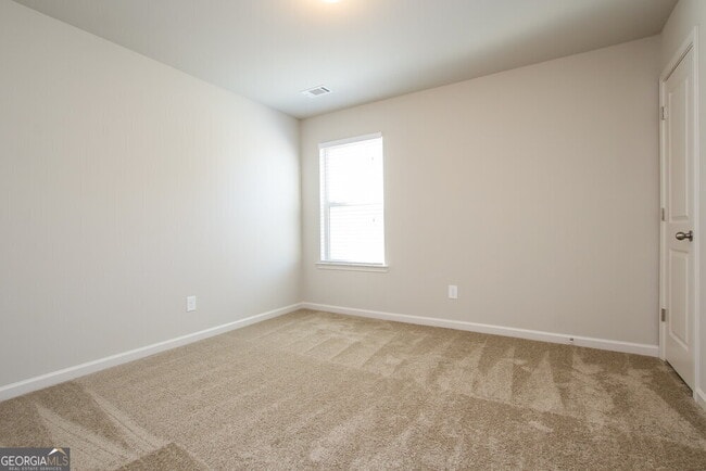 Building Photo - 62 Fern Walk