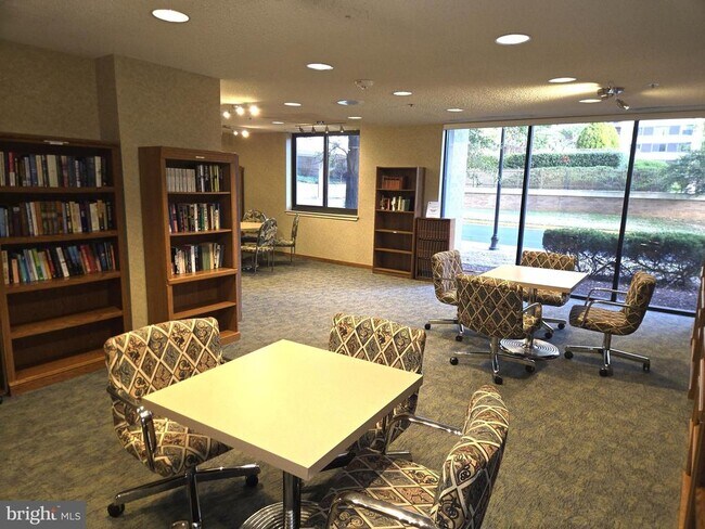 Building Photo - 5501 Seminary Rd