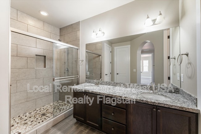 Building Photo - 3223 S Beringer Ln