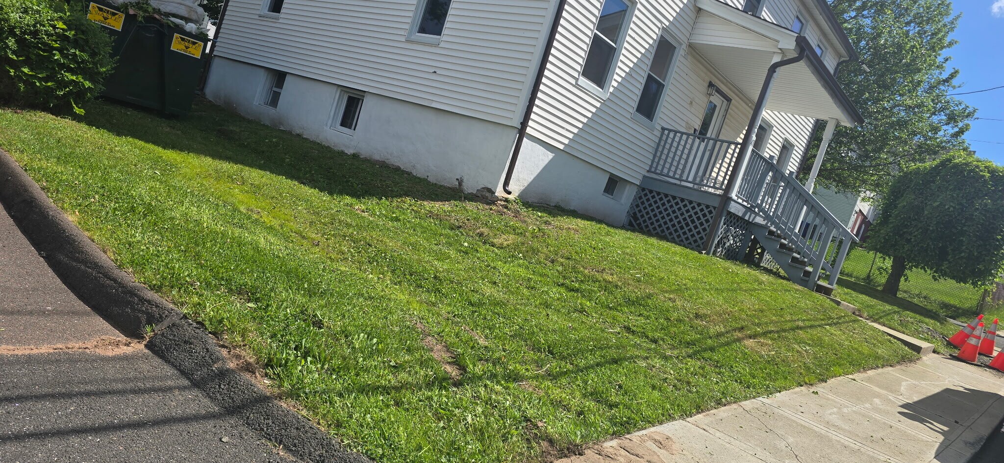 Building Photo - 47 Maple Ave
