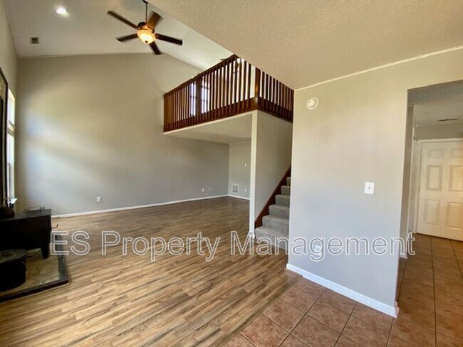 Building Photo - 15382 Ten Point Dr