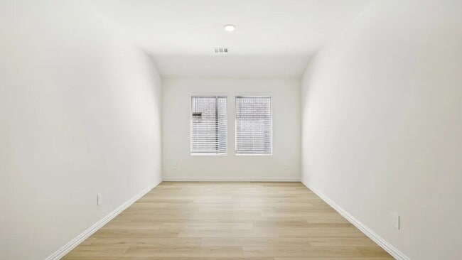 Building Photo - 710 Edgehurst Dr