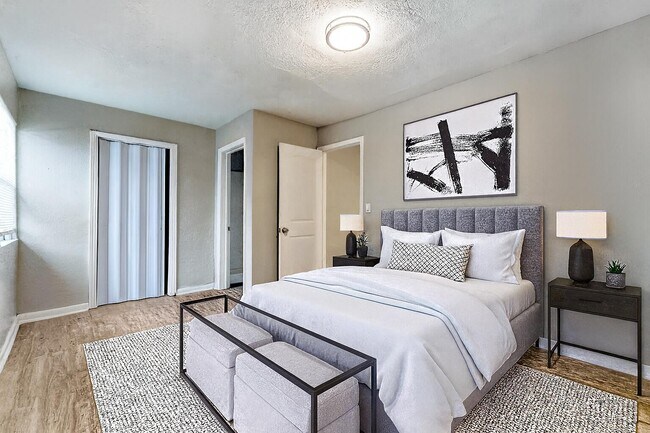 Building Photo - 172 W 15th St