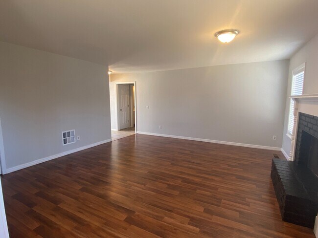 Building Photo - 9324 S 65th E Pl