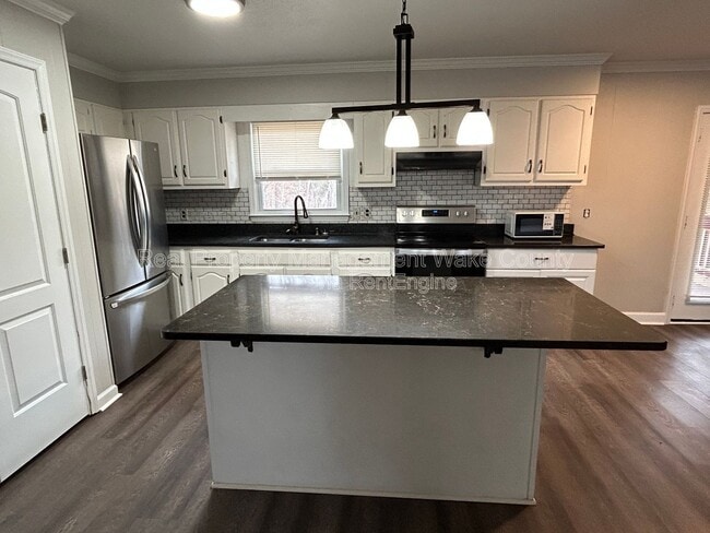 Building Photo - 606 Infinity Rd