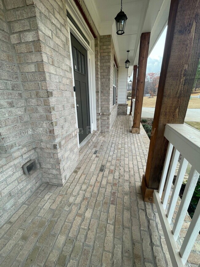 Building Photo - 8225 Crooked Crk Dr