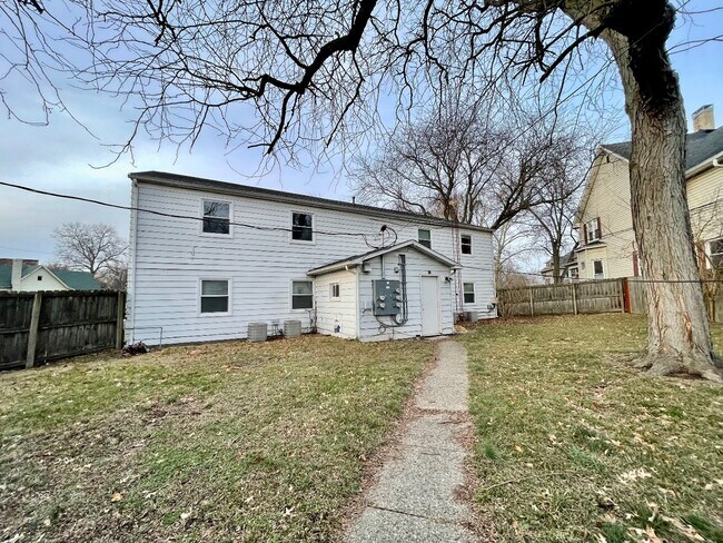 Building Photo - 1701 Ohio St