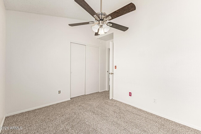 Building Photo - 8820 W Alice Ave