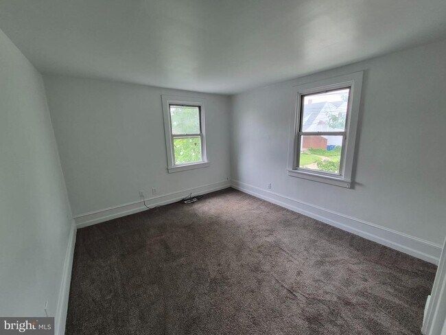 Building Photo - 412 New Rd