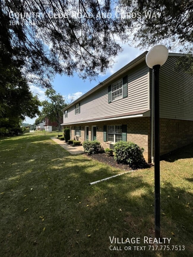 Building Photo - 631 Country Club Rd