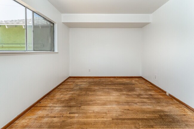 Building Photo - 6352 Clyde Ave