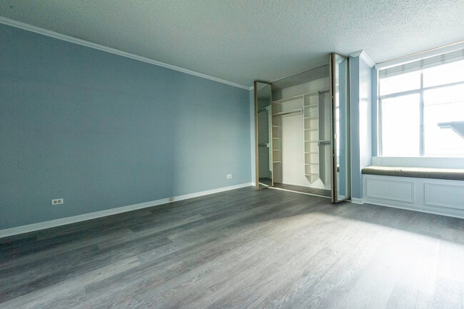 Building Photo - 1313 N Williams St