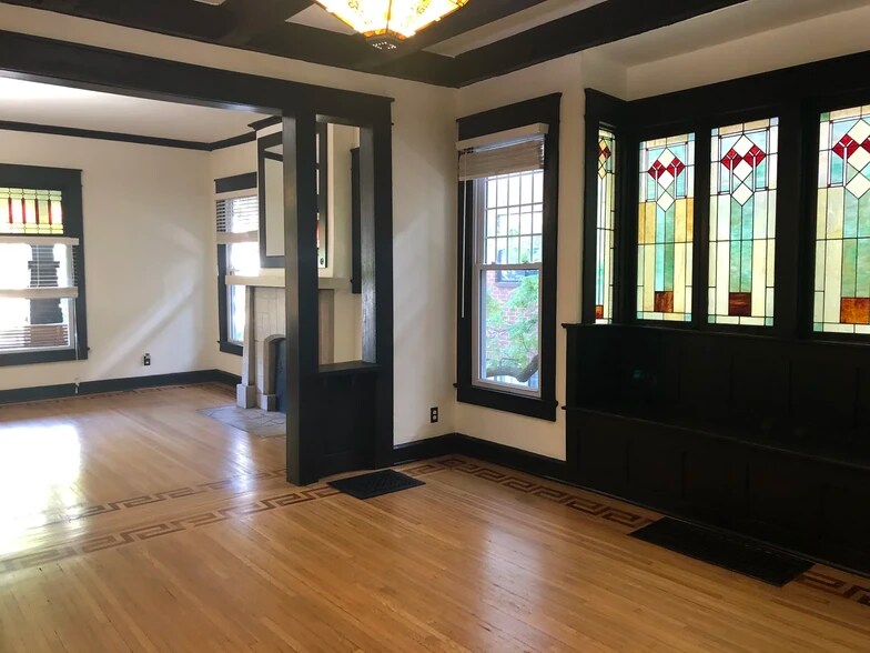 Building Photo - 629 N College Ave