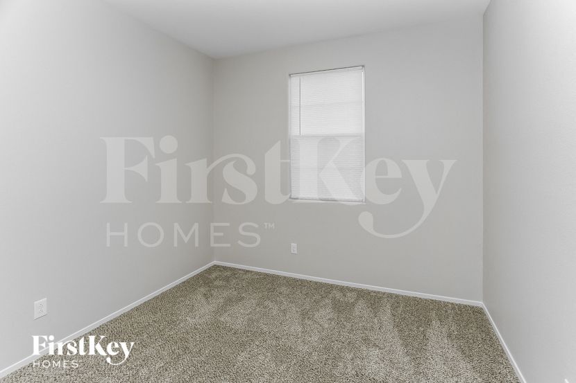 Building Photo - 4056 Little Bay Ave