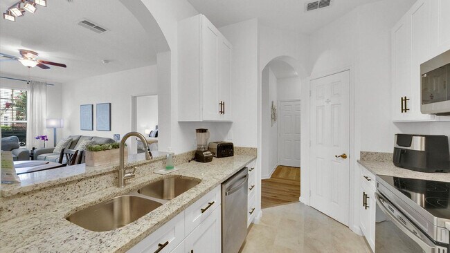 Building Photo - 2303 Butterfly Palm Way