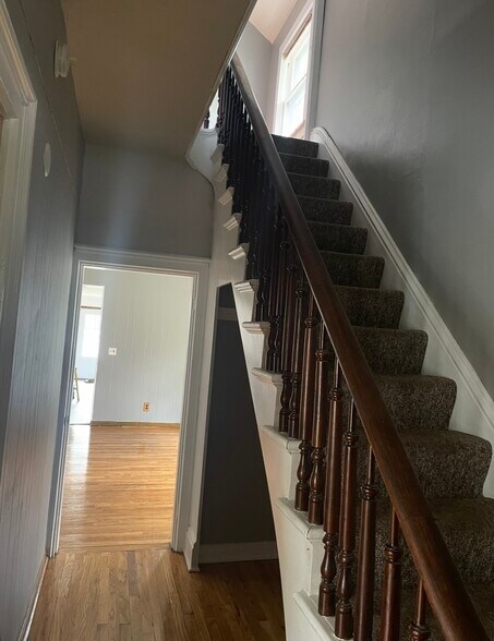 Building Photo - 307 E Wabasha St