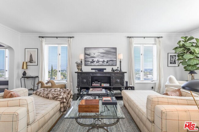 Building Photo - 1424 N Crescent Heights Blvd