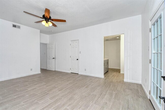 Building Photo - 86 Artesian Way