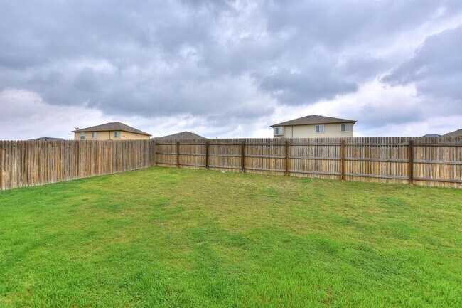 Building Photo - 132 Denton Dr