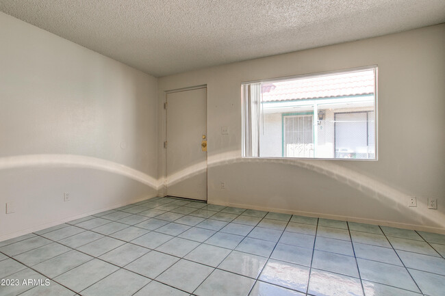 Building Photo - 7850 E Glenrosa Ave