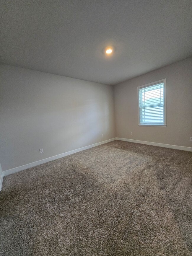 Building Photo - 3 Bedroom/2 Bath in Country Way of Newberry