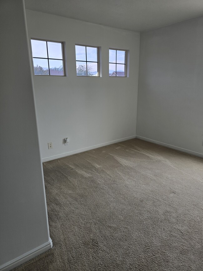 Building Photo - 13463 S Corbin Valley Dr