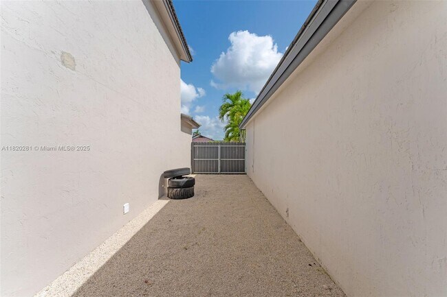 Building Photo - 14642 SW 99th St