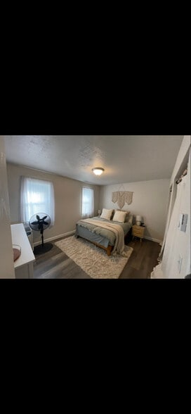 Building Photo - 111 Green Acres Dr