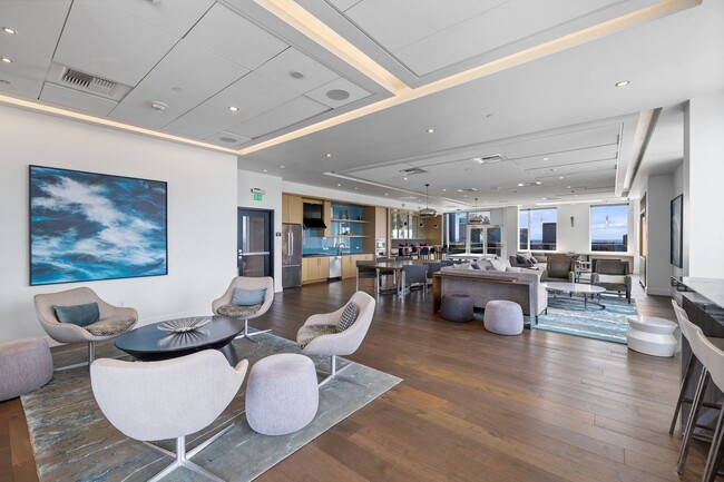 Building Photo - Luxurious 1 bedroom in Capital Hill!