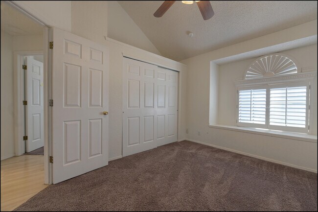 Building Photo - 1025 Jan Ellyn Ln