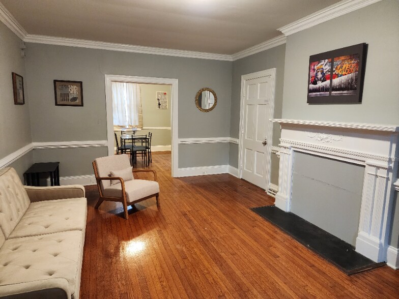 Building Photo - 558 Avent St