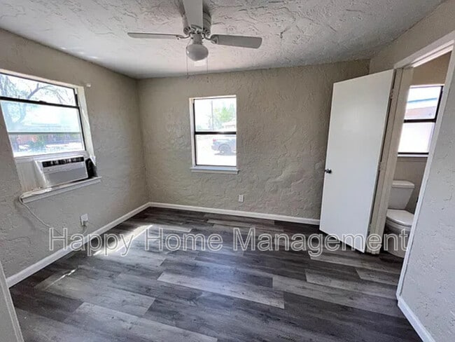 Building Photo - 1113 Aztec Rd NW