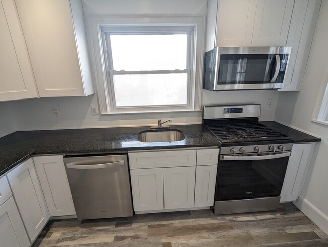 Building Photo - 1143 N 65th St