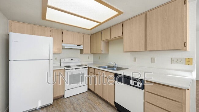 Building Photo - 7616 E Horseshoe Ln