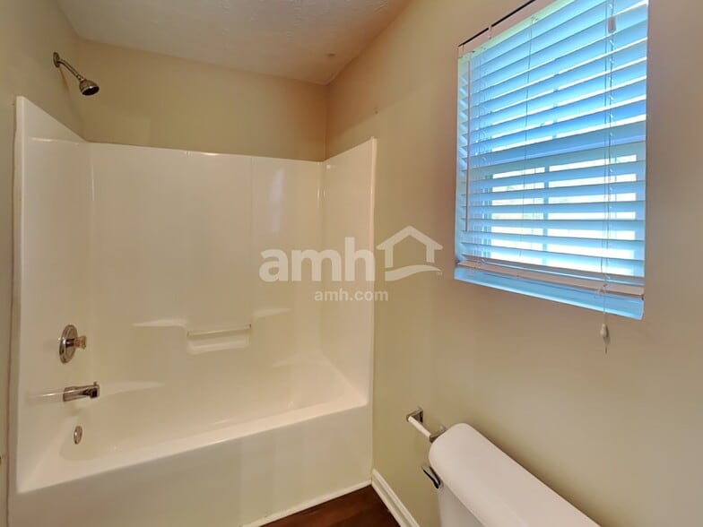 Building Photo - 1509 Locomotive Dr NE