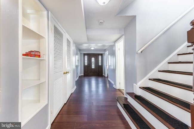 Building Photo - 4333 Cedarlake Ct