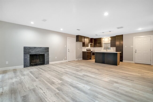 Building Photo - 1314 E Red Cedar Cir