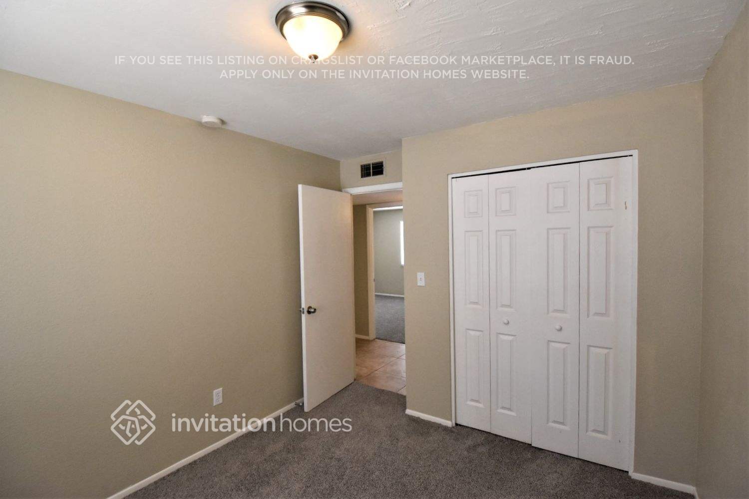 Building Photo - 5620 S La Rosa Dr